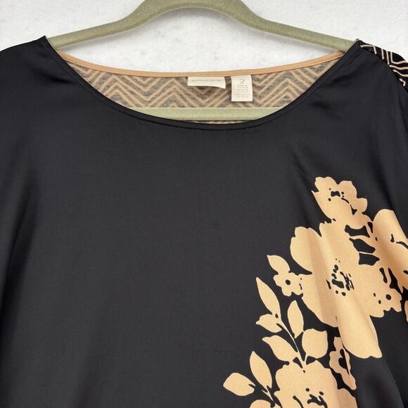 Chico's Blouse Top Size L Black Tan Mixed Media Floral Chevron Short Sleeve - Picture 4 of 12